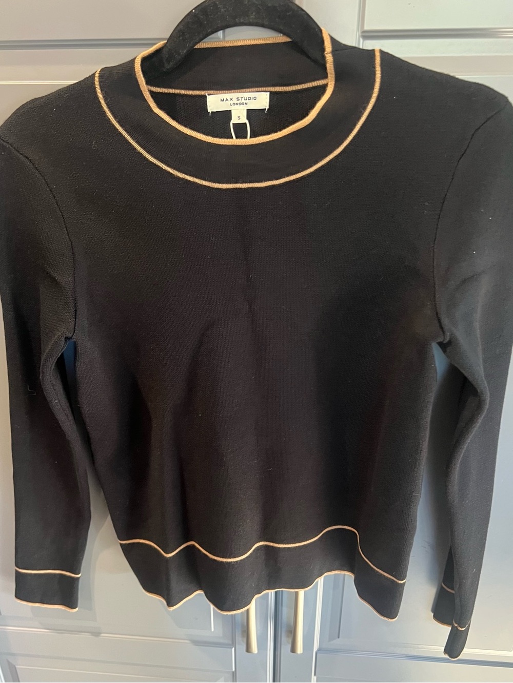 MAX STUDIO Black Sweater with Beige Contrast Piping